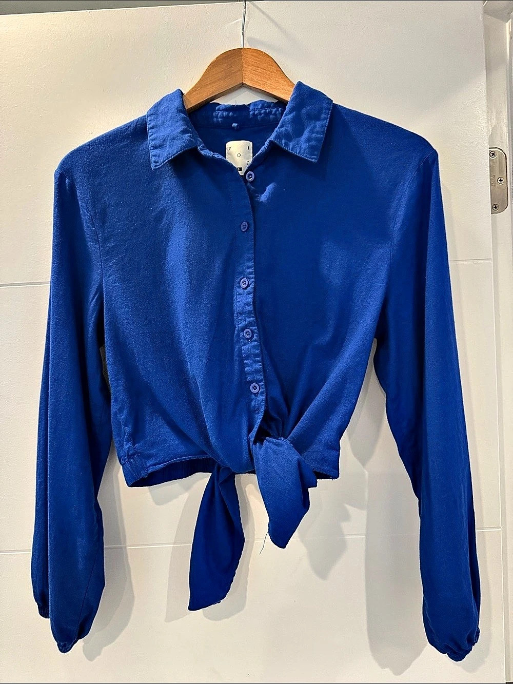POINT Long Sleeve Tie-Front Shirt in Blue Size Small Like New